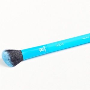 Moda Angle Brush NWT